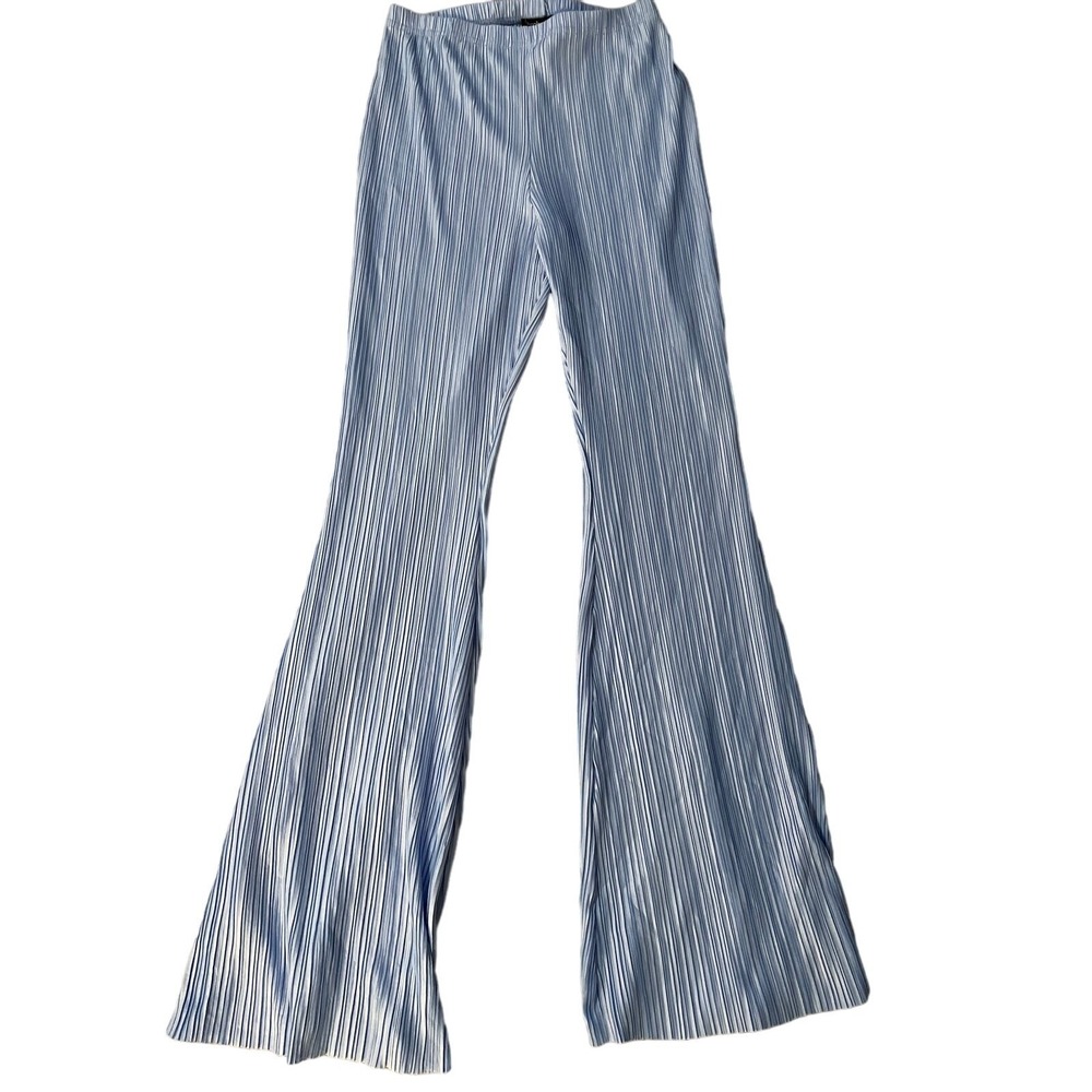 Boohoo Women's Size 8 Baby Blue Pleated Flare Pants
